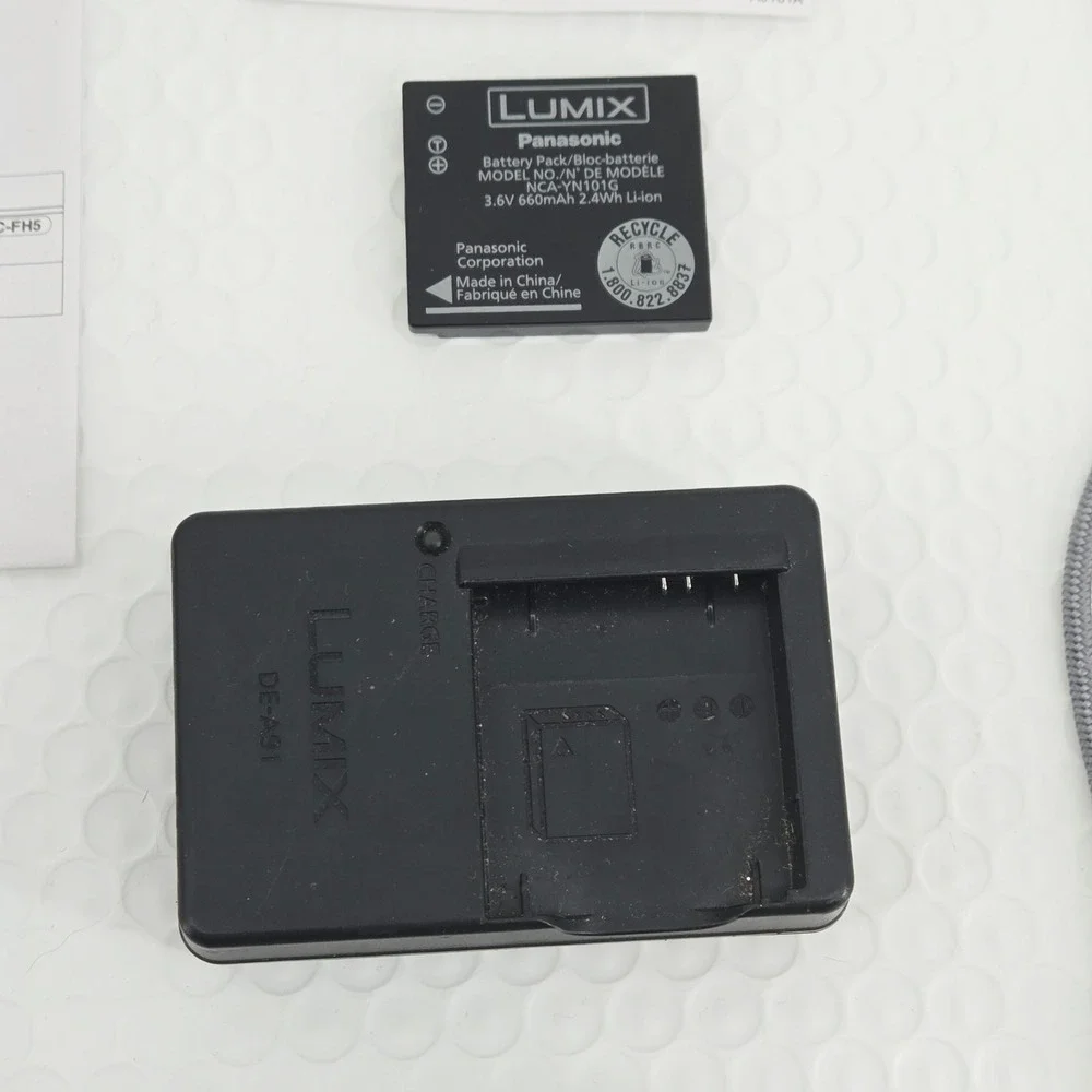Panasonic Lumix DMC-FH24 Digital Camera Black Boxed w/ Charger For Parts Only